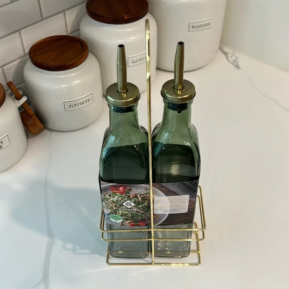 Cute. 2pc Vinegar Cruet Set..